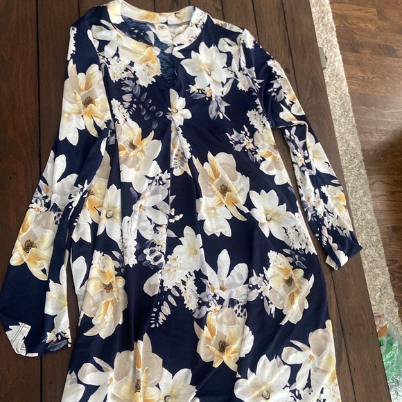 Sew In Love Cream Sheath Dress with V-Neck and long sleeve - Picture 4 of 8